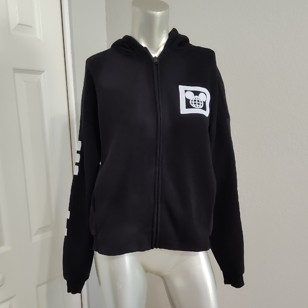 Walt Disney World Logo Zip Up Hoodie with Logo size XS